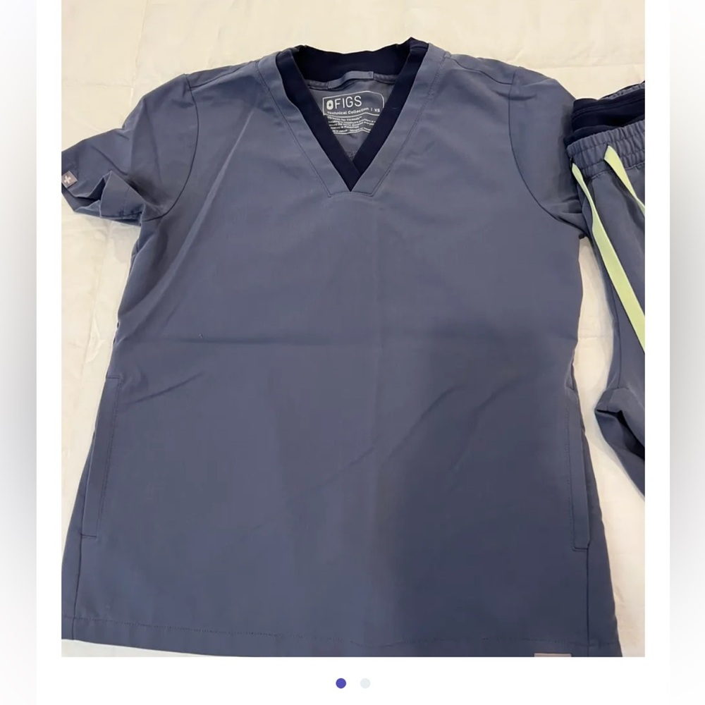 Figs Women's Scrub Set in Navy and Lime